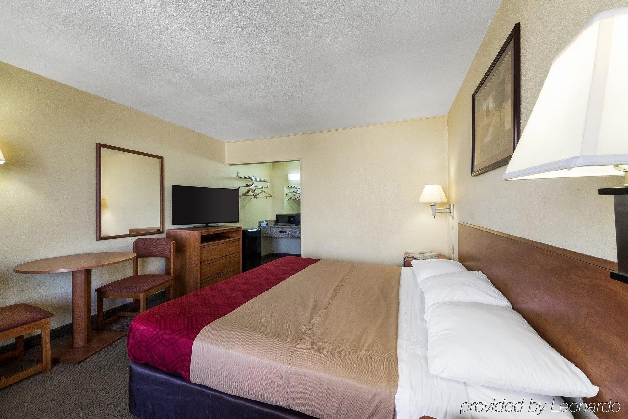 Executive Inn Кингсвилл Экстерьер фото